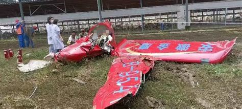 安徽一俱乐部飞机坠落 机上有乘客